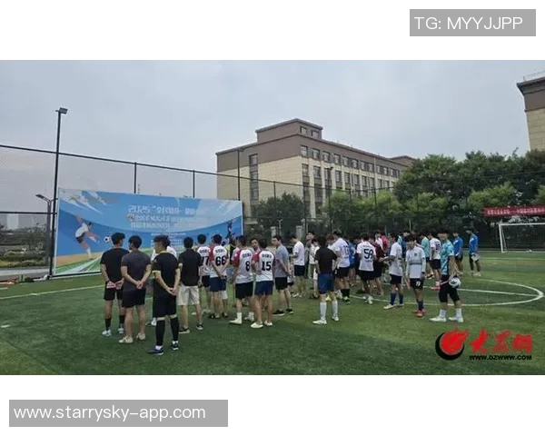 以球星风采为灵感打造全新足球赛事风格,感受场上风云激荡与个性魅力的完美融合 以球星风采为灵感打造全新足球赛事风格,感受场上风云激荡与个性魅力的完美融合