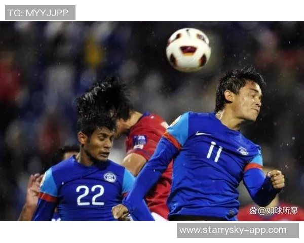 足球场上的球星整活瞬间：从搞笑动作到惊人创意尽显球场魅力