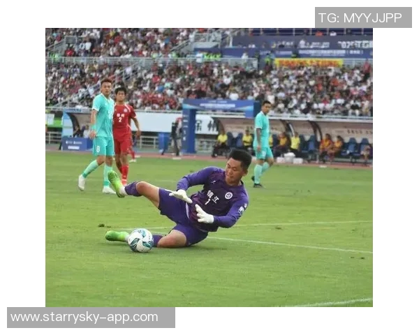 守护球门的传奇门将：足坛巨星们的英勇面孔与荣耀时刻