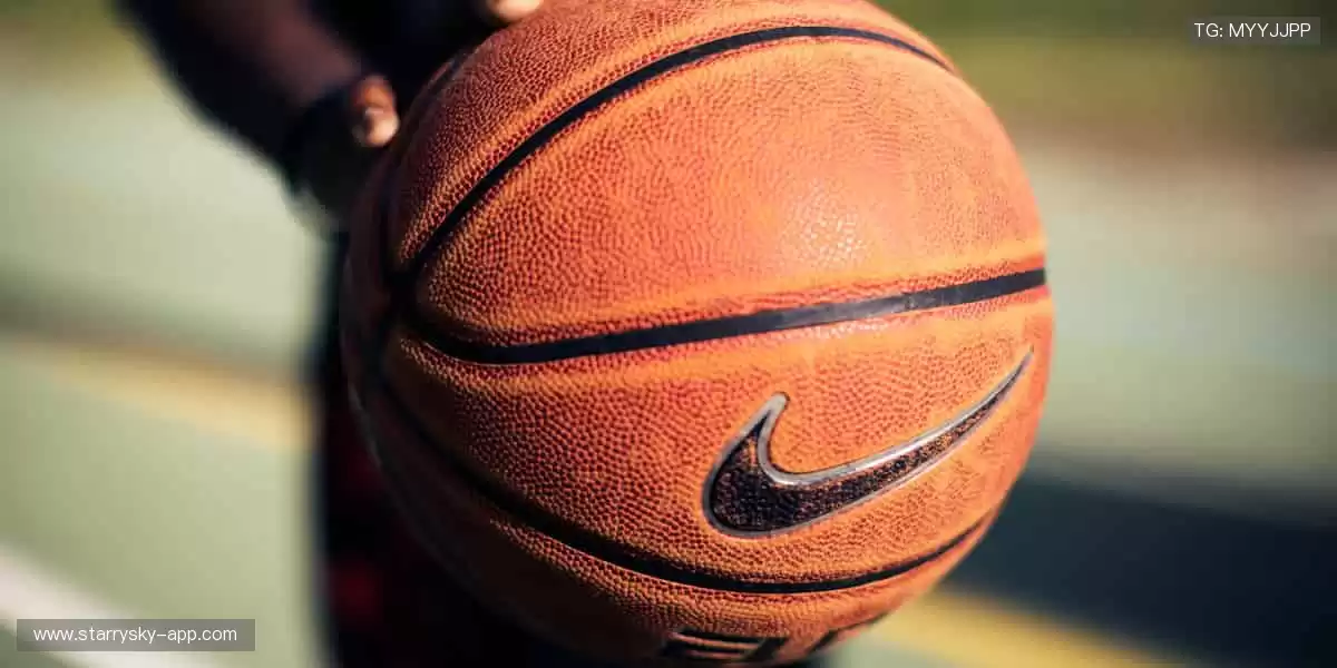 🎧沉浸式体验,声临其境!戴上耳机,仿佛置身比赛现场!